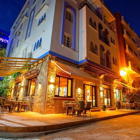 Maison D'Hote Bien Equipe Au Centre De 셰프샤우엔 외부 사진