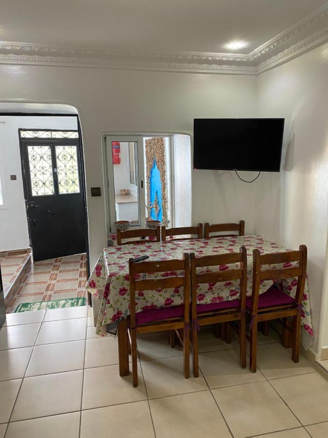Maison D'Hote Bien Equipe Au Centre De 셰프샤우엔 외부 사진